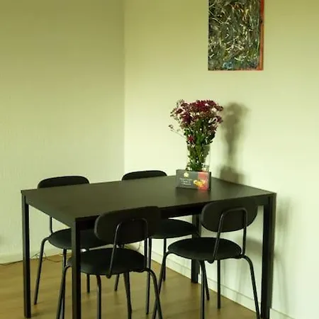Gemuetliche 2-zw-wohnung In Apartman *